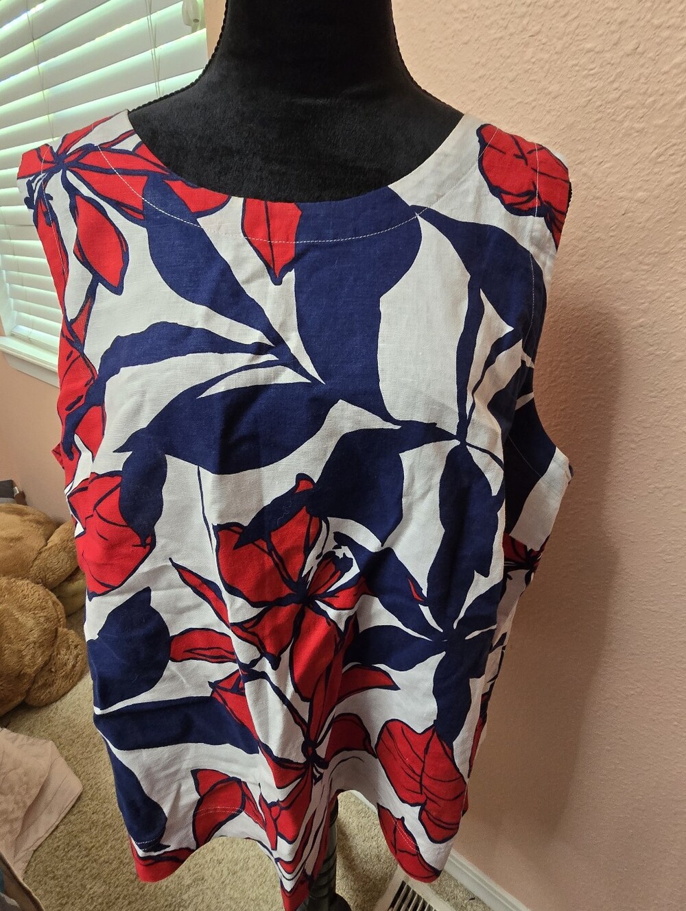 Liz Claiborne Red, Navy & White Floral Print Shell